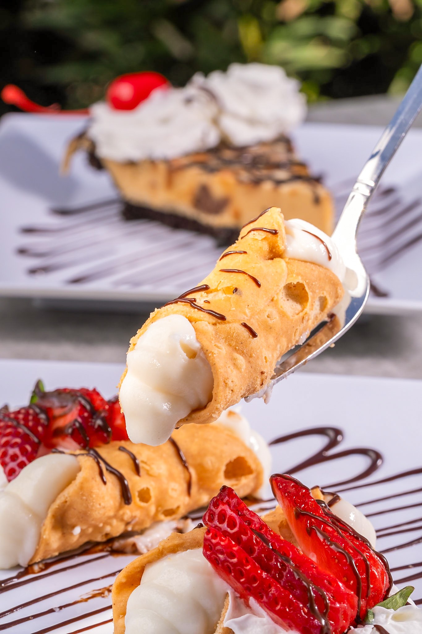Sami's classic cannoli with cream filling