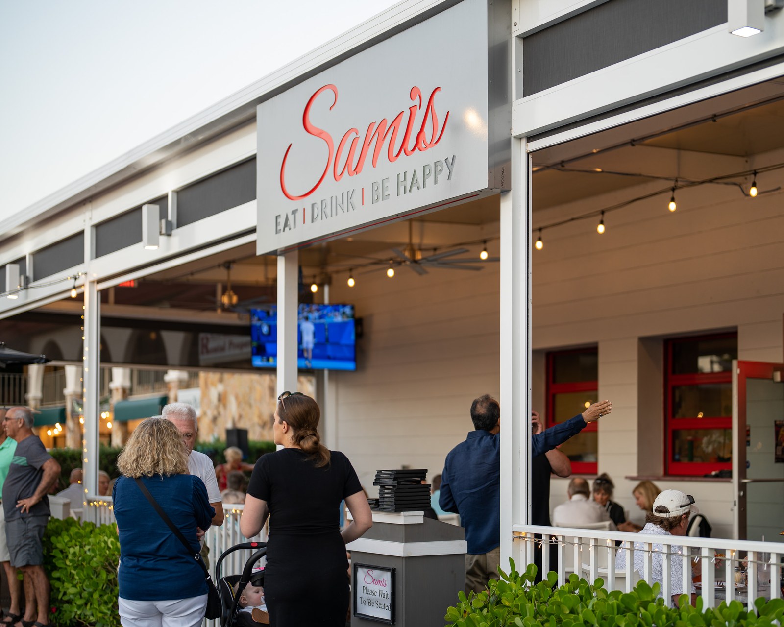 Sami's open-air patio on Marco Island